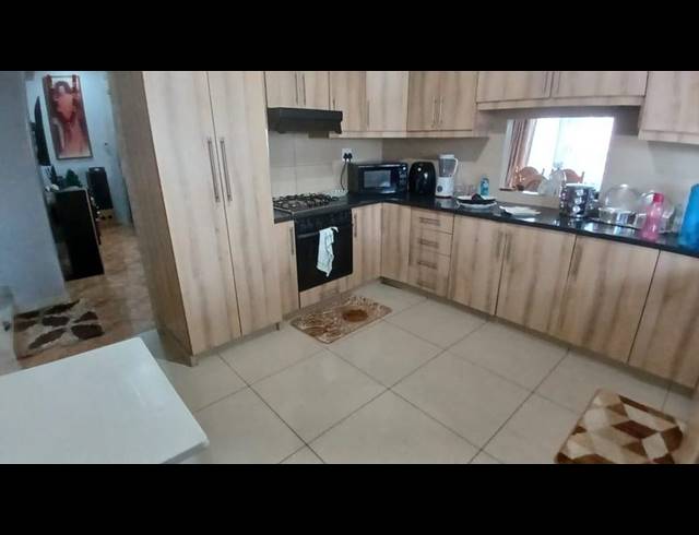 3 BEDROOM HOUSE FOR SALE IN BURLINGTON HEIGHTS